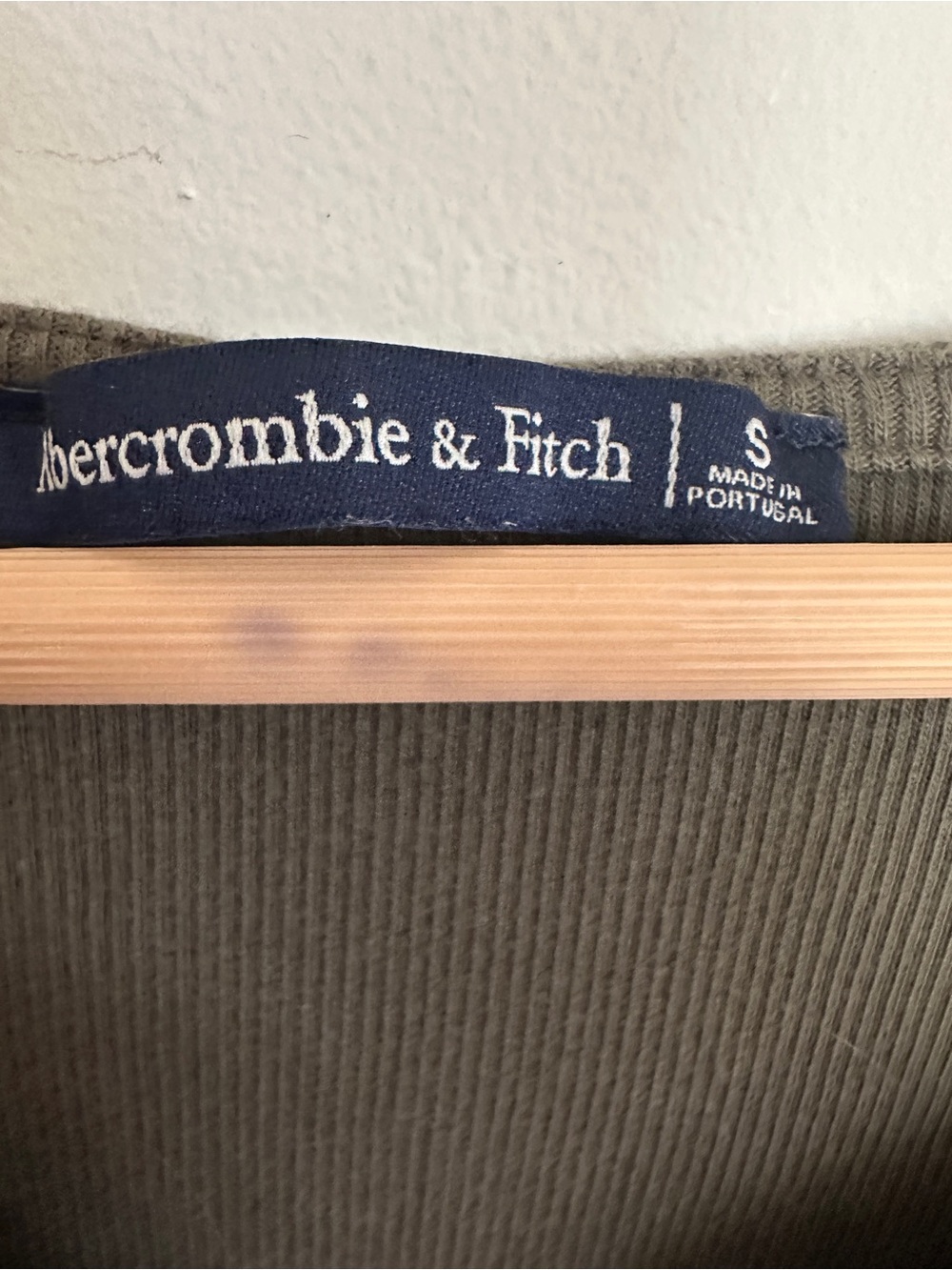 Abercrombie V-Neck Ruched Top - Picture 8 of 8